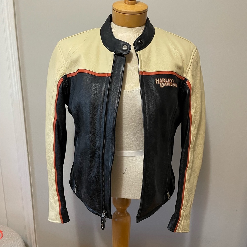 Harley Davidson jacket all leather good condition.